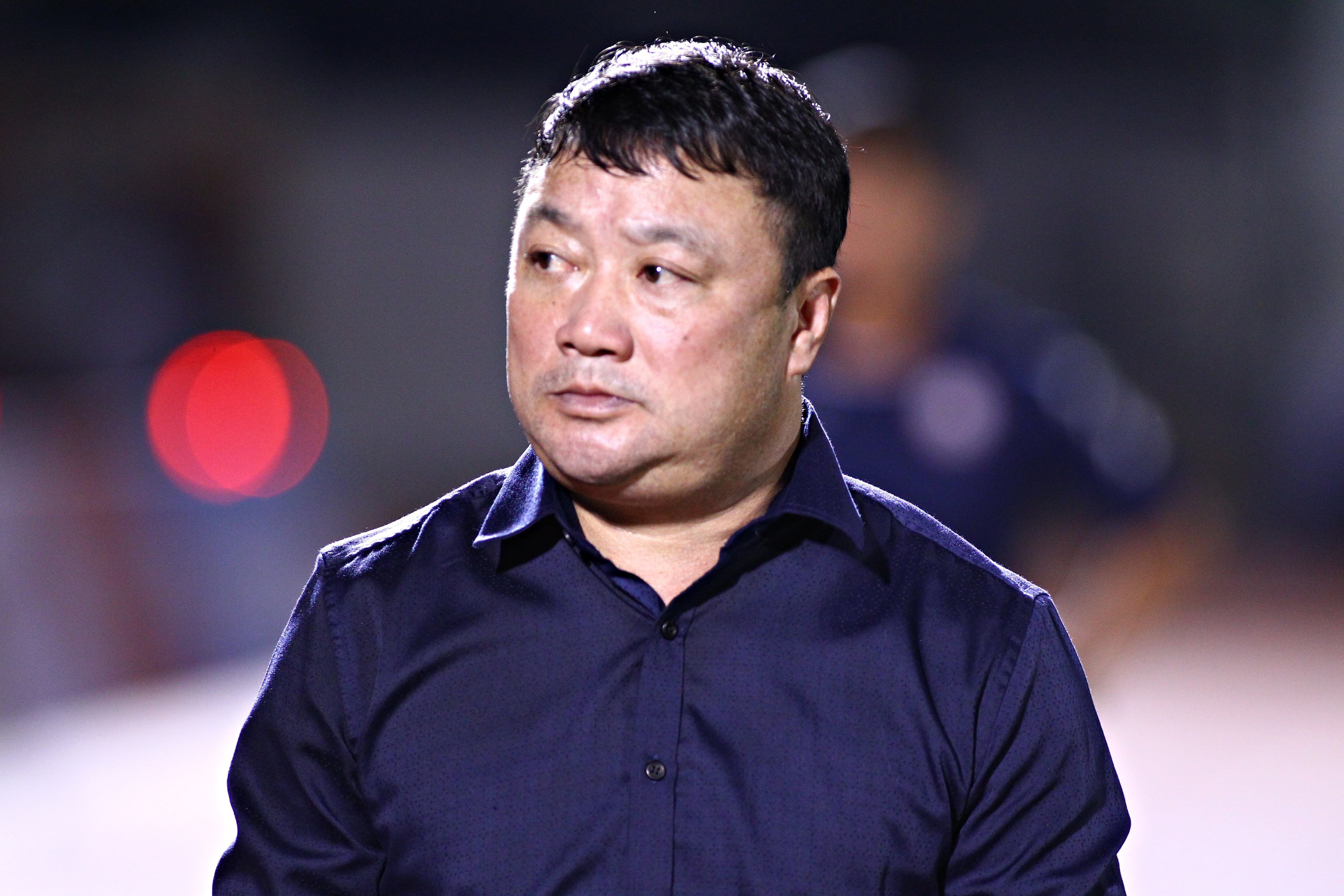 HLV Viet Hoang dan dat CLB TP.HCM tu vong 14 hinh anh