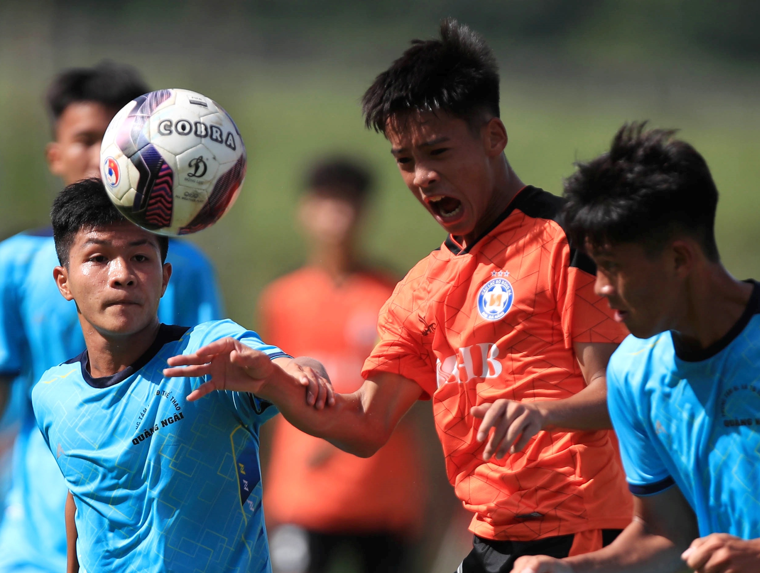 U17 bo giai, bong da tre Da Nang bap benh hinh anh