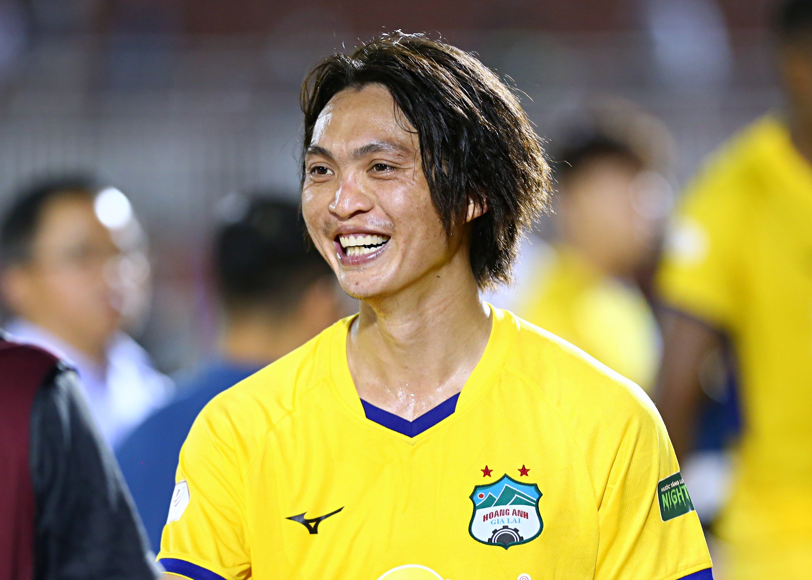 Tuan Anh, Minh Vuong chon o lai HAGL hinh anh