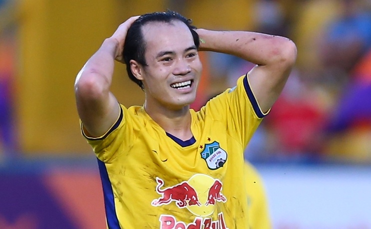 Kiatisuk: Van Toan cang thang vi chuyen nhuong hinh anh