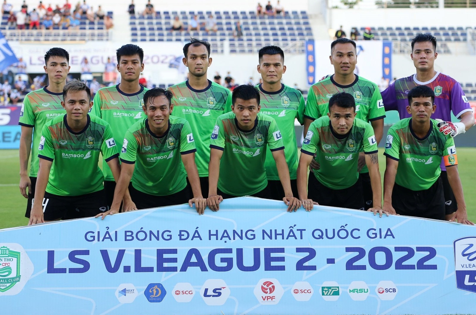 Cau thu doi Can Tho so bi cam 5 nam hinh anh