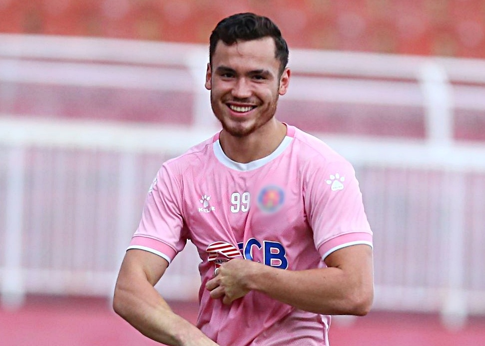 CLB Binh Dinh nhan them cau thu Viet kieu hinh anh