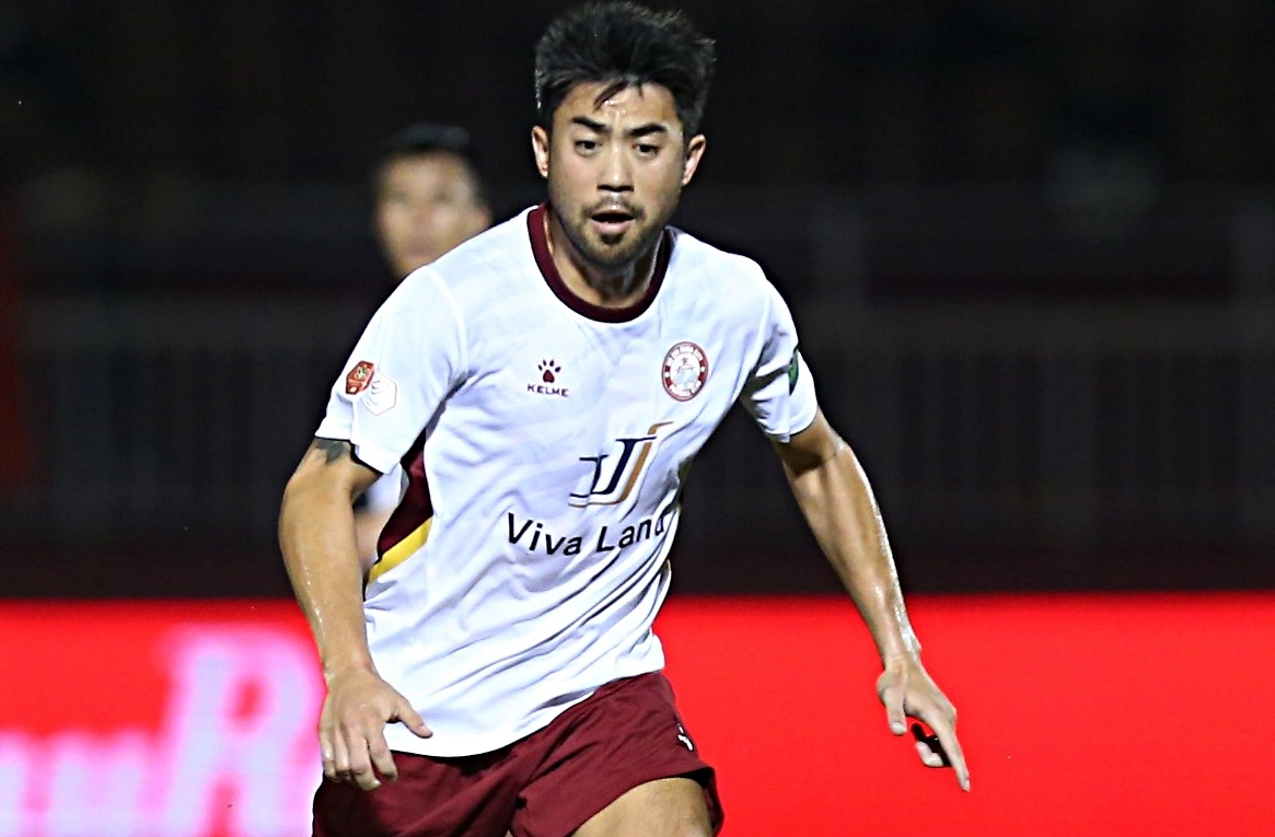 Lee Nguyen chung kien doi nha xuong chot bang hinh anh