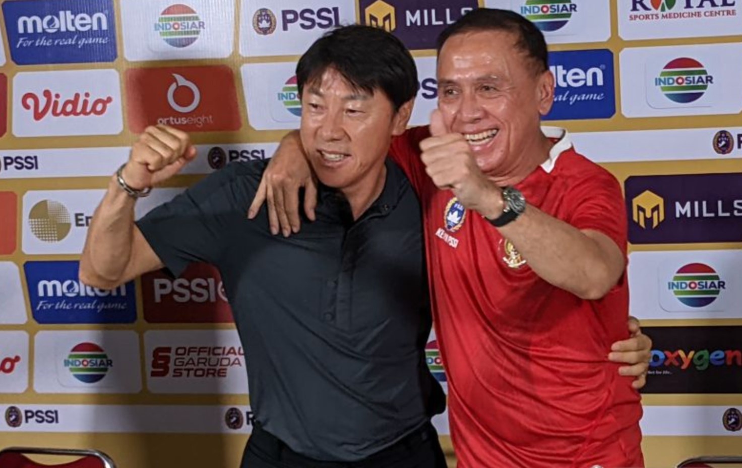 Shin Tae-yong tu suyt bi sa thai toi nguoi hung bong da Indonesia hinh anh