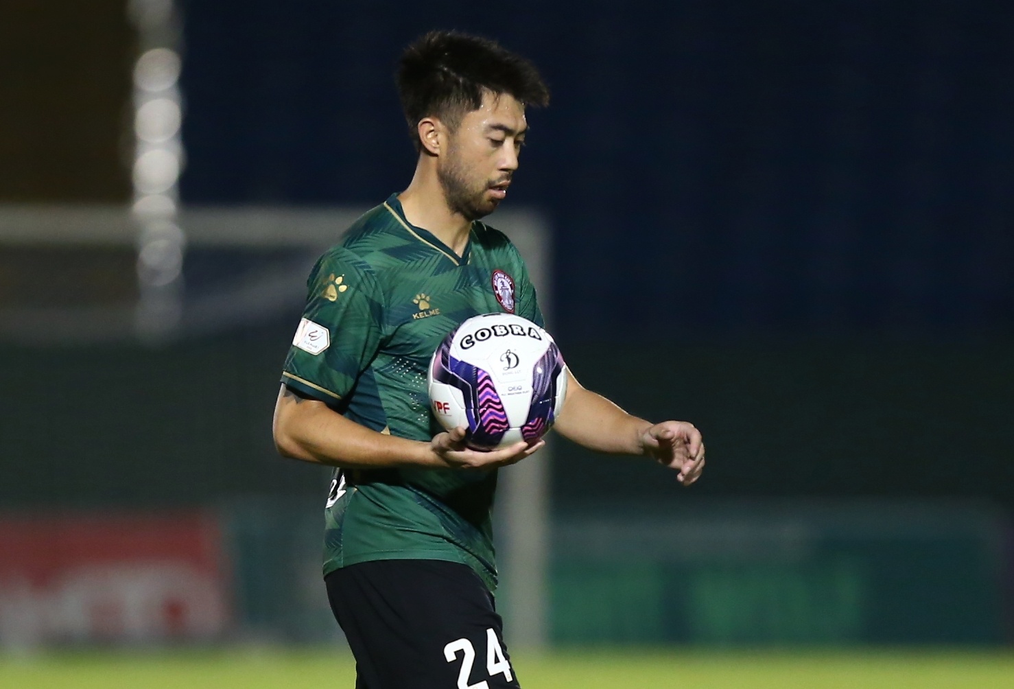 CLB Binh Duong va TP.HCM chia diem hinh anh