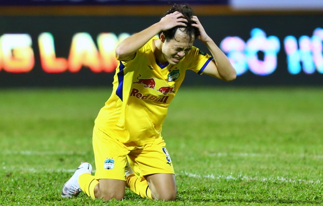 HAGL sap bi keo vao nhom tru hang V.League hinh anh