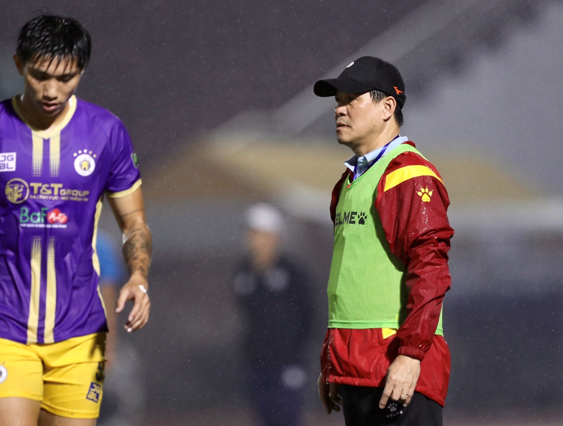 HLV Vu Tien Thanh: 'Toi soc vi thua nhu set tennis' hinh anh