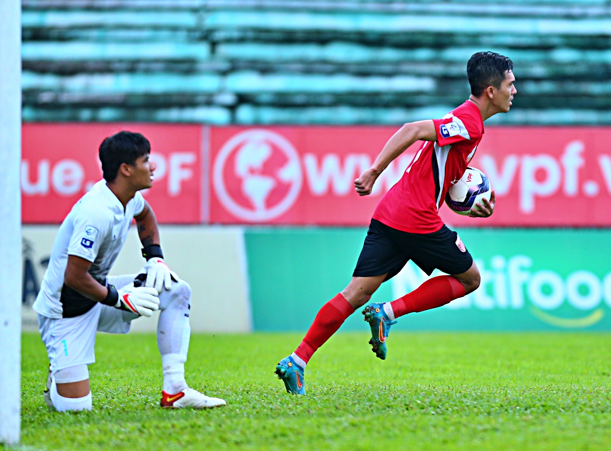 cand thang hang v.league anh 5