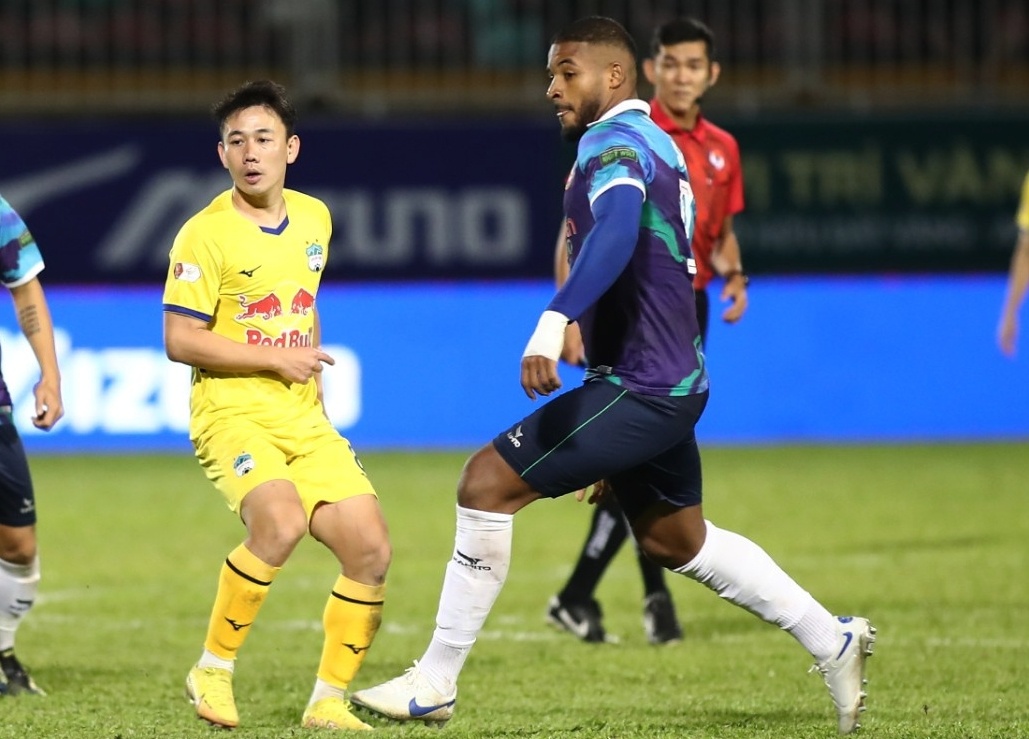 Minh Vuong len tieng sau qua phat den tranh cai hinh anh