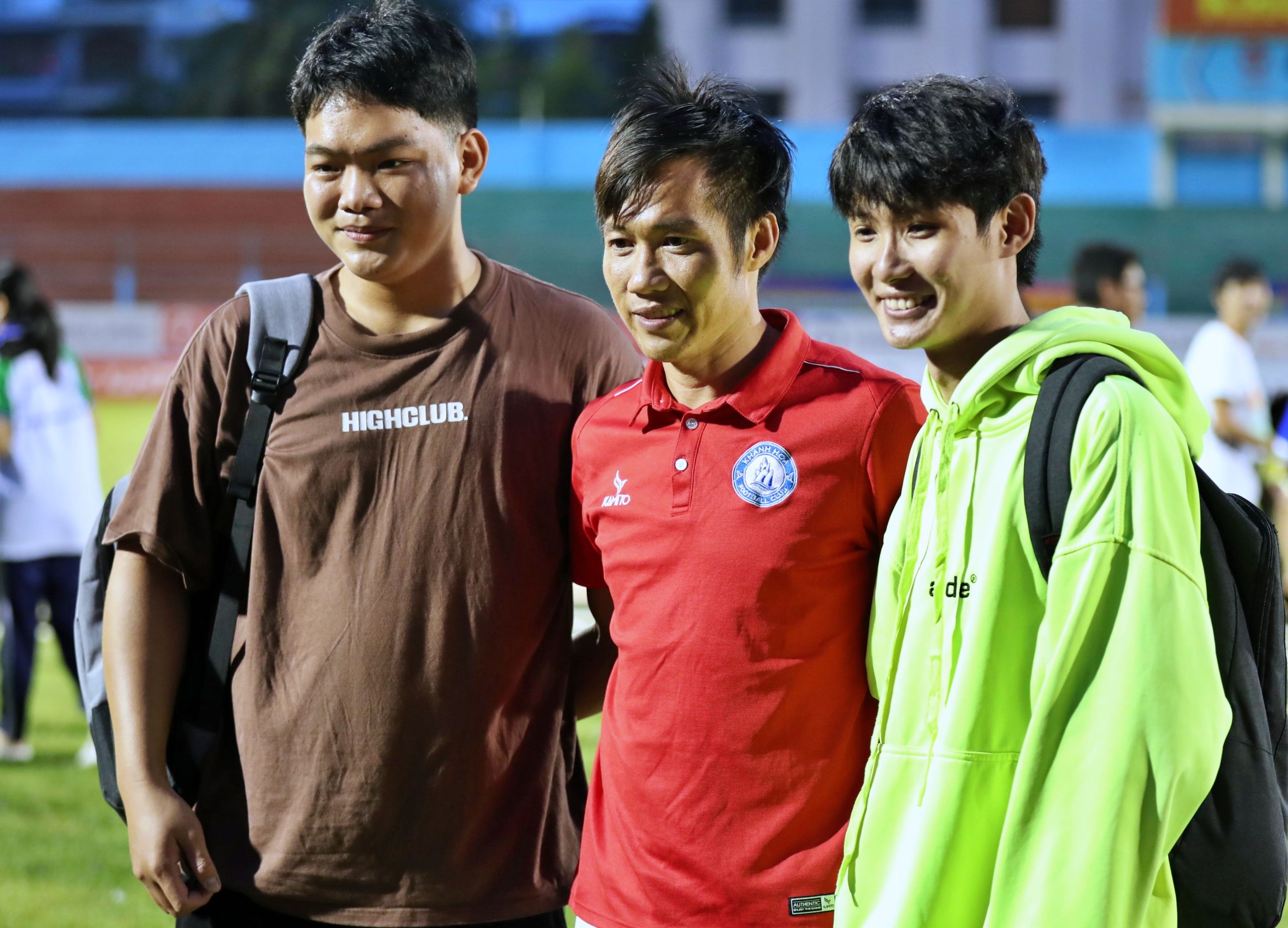 Tan Tai tro lai V.League o tuoi 38 hinh anh