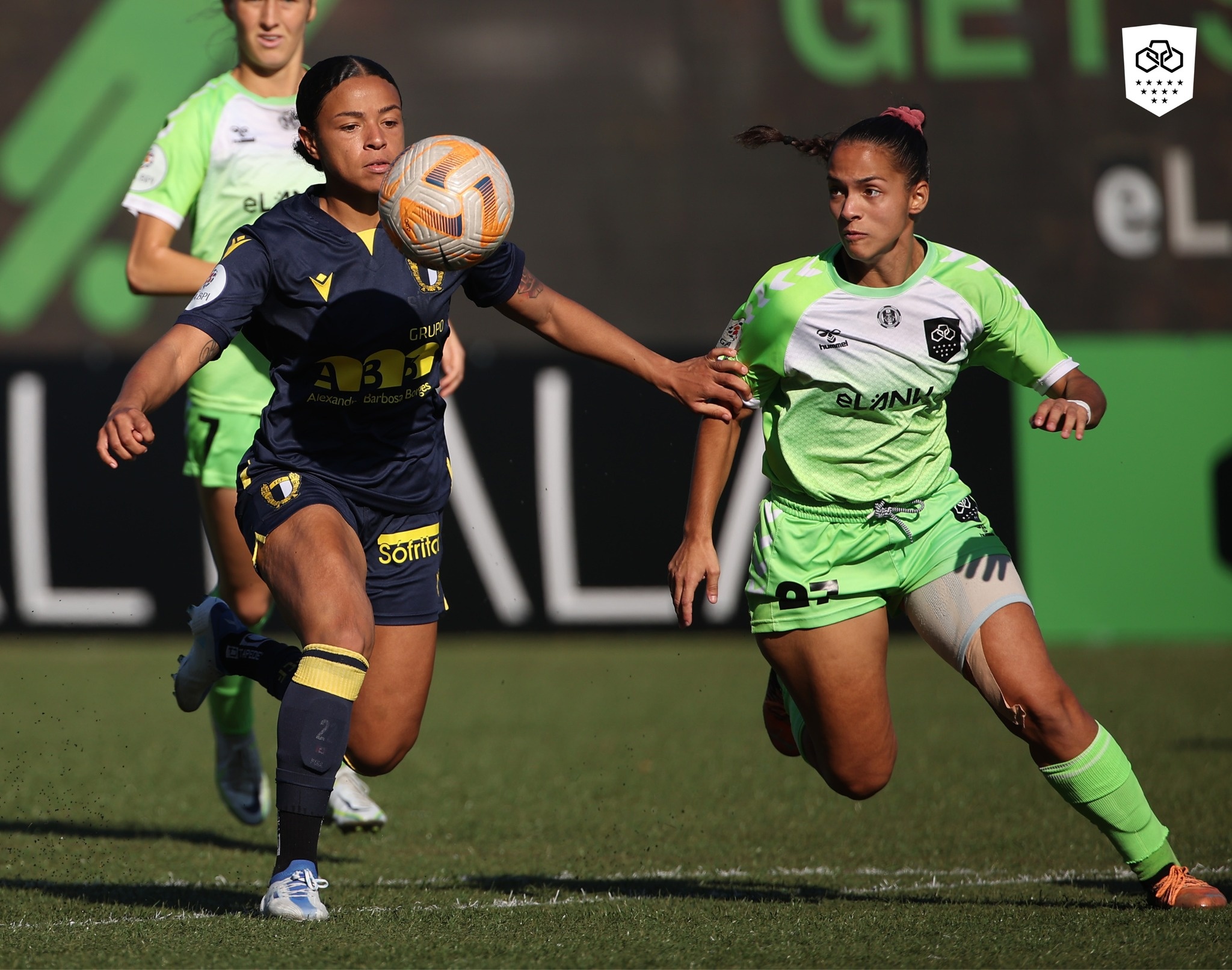 huynh nhu ghi ban anh 3