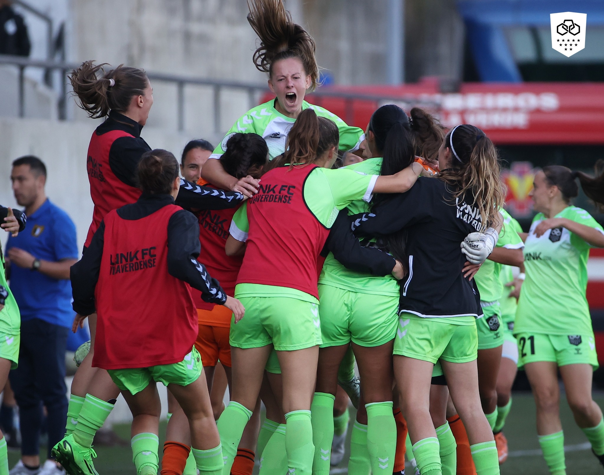 huynh nhu ghi ban anh 7