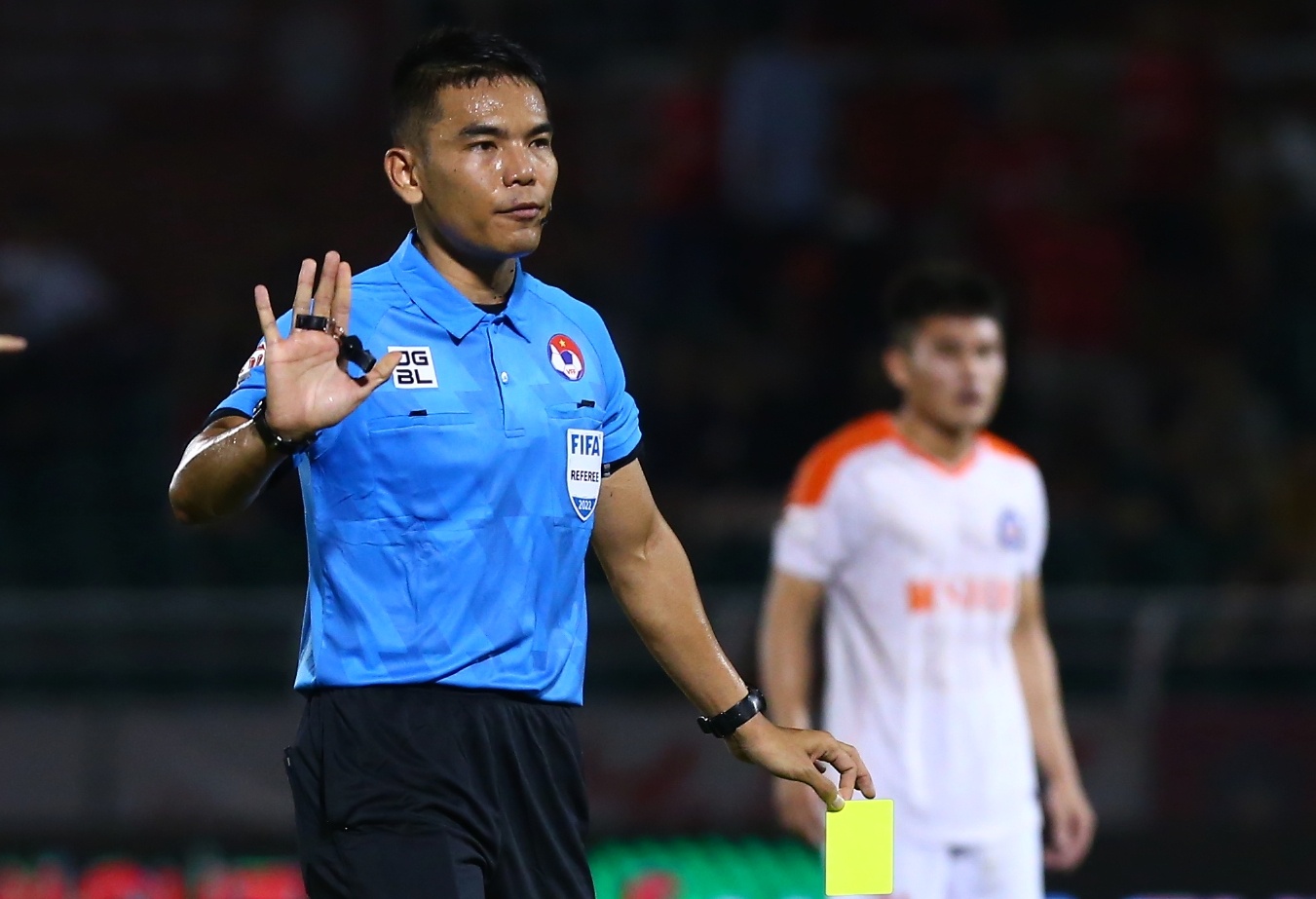 Trong tai Thai Lan gay tranh cai tren san Thong Nhat hinh anh