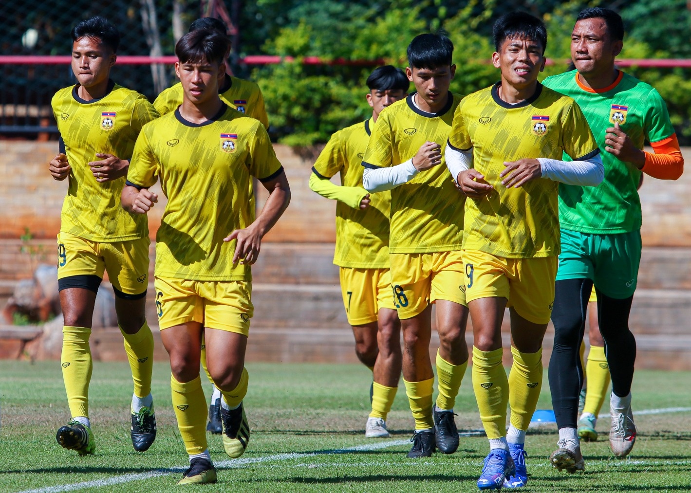 Tuyen Lao tap huan o Thai Lan de dau Viet Nam hinh anh