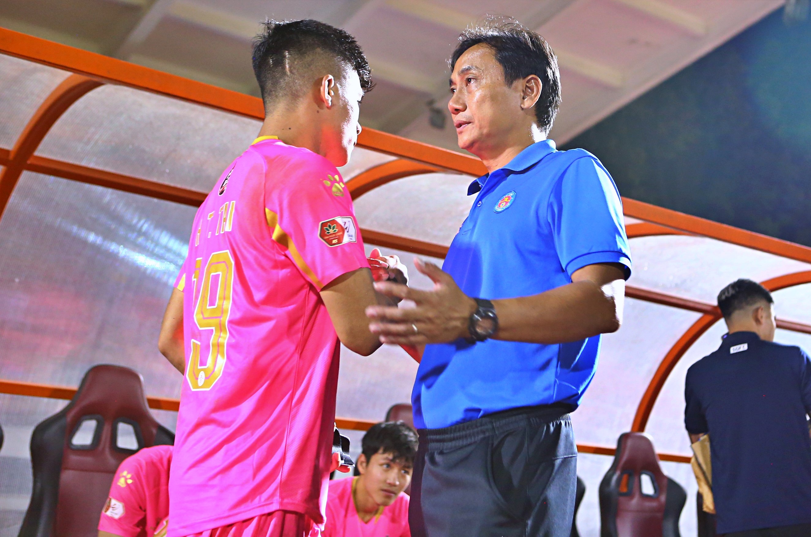 sai gon rot hang anh 4