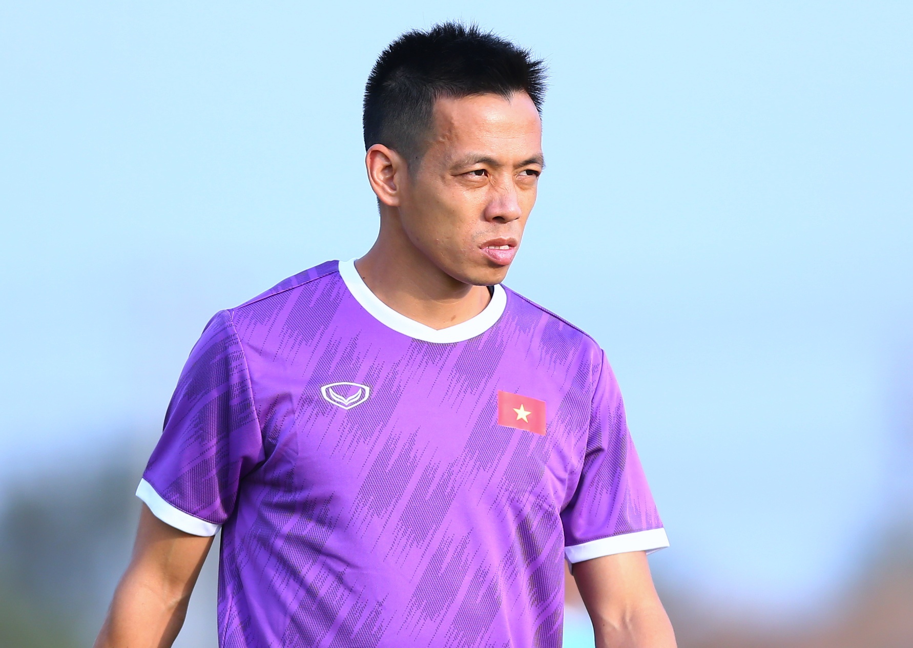 Tro ly tuyen Viet Nam thue xe tuk-tuk dao pho Lao hinh anh