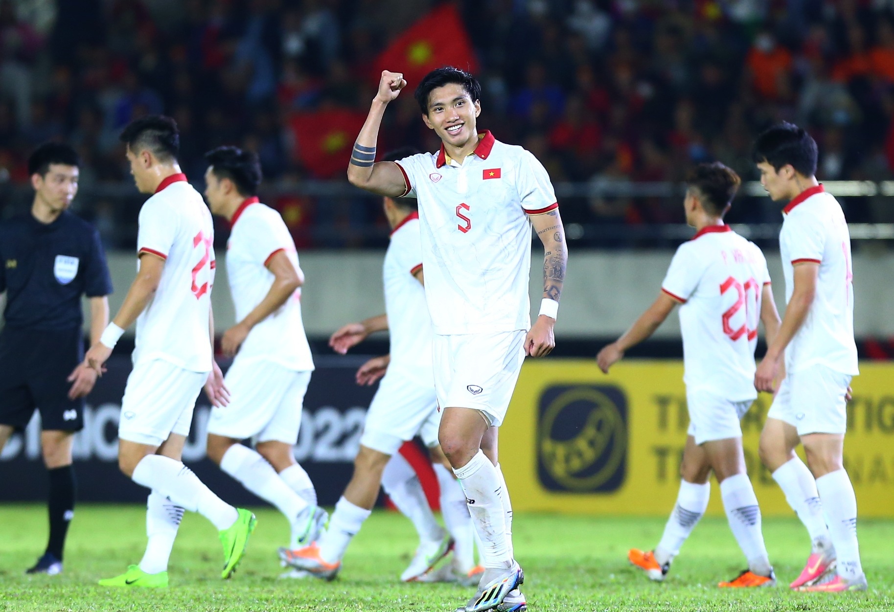 van hau tuyen lao anh 9