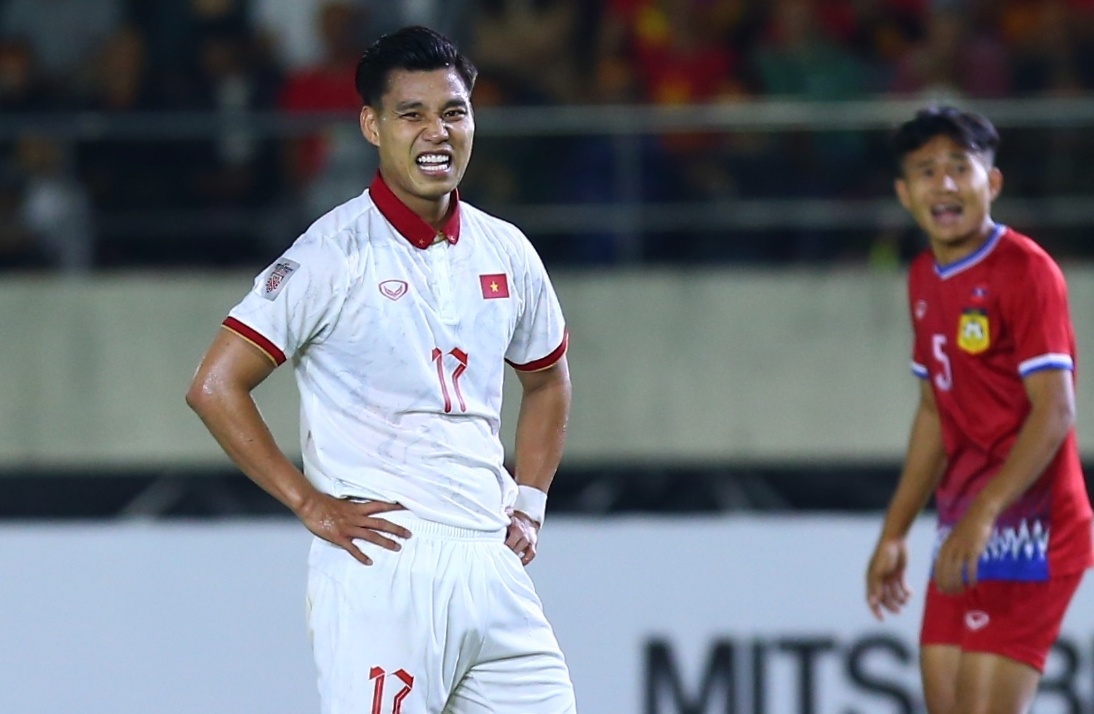 Van Thanh xoa ky uc buon truoc Lao hinh anh