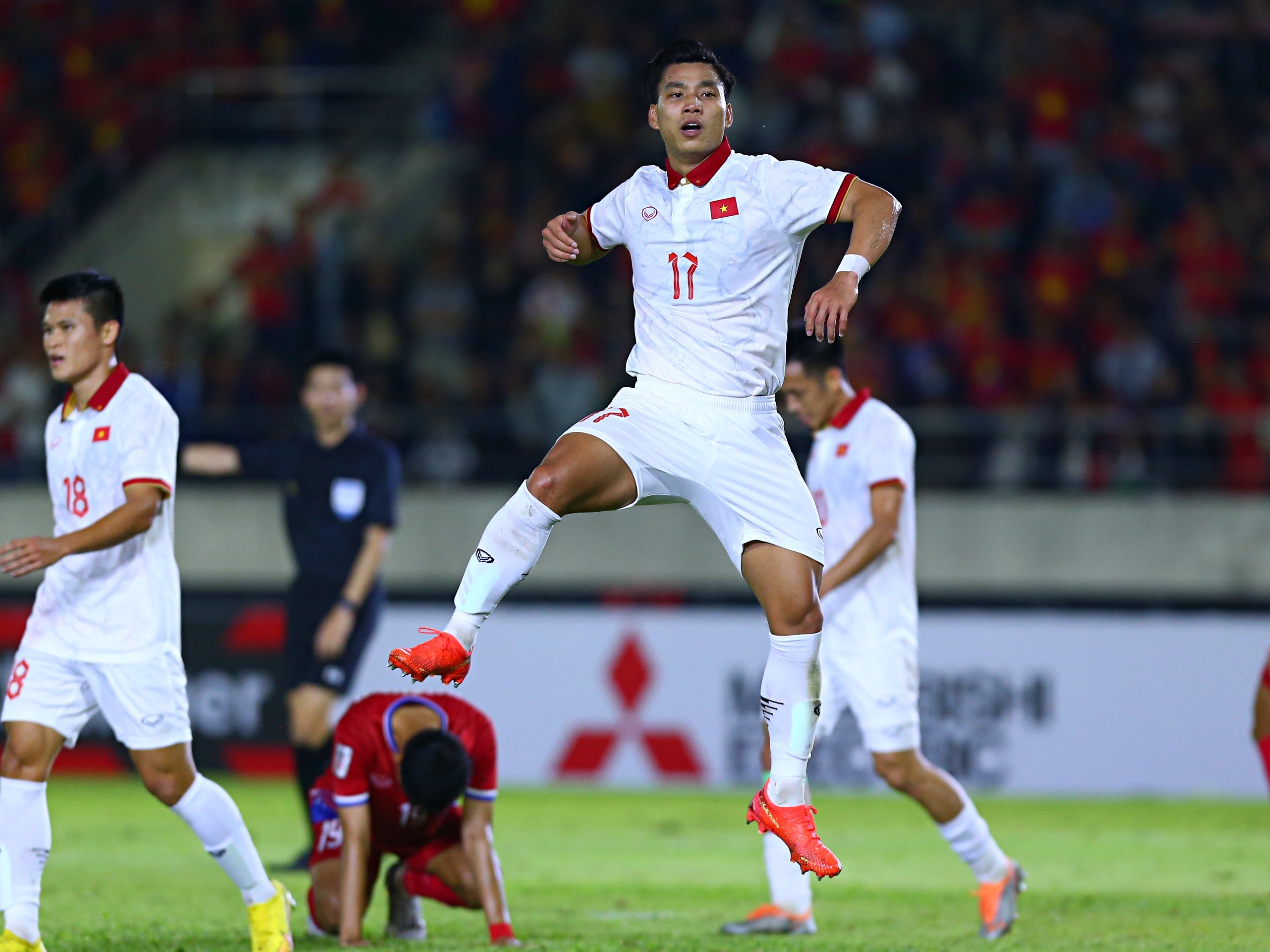 van thanh len troi anh 8