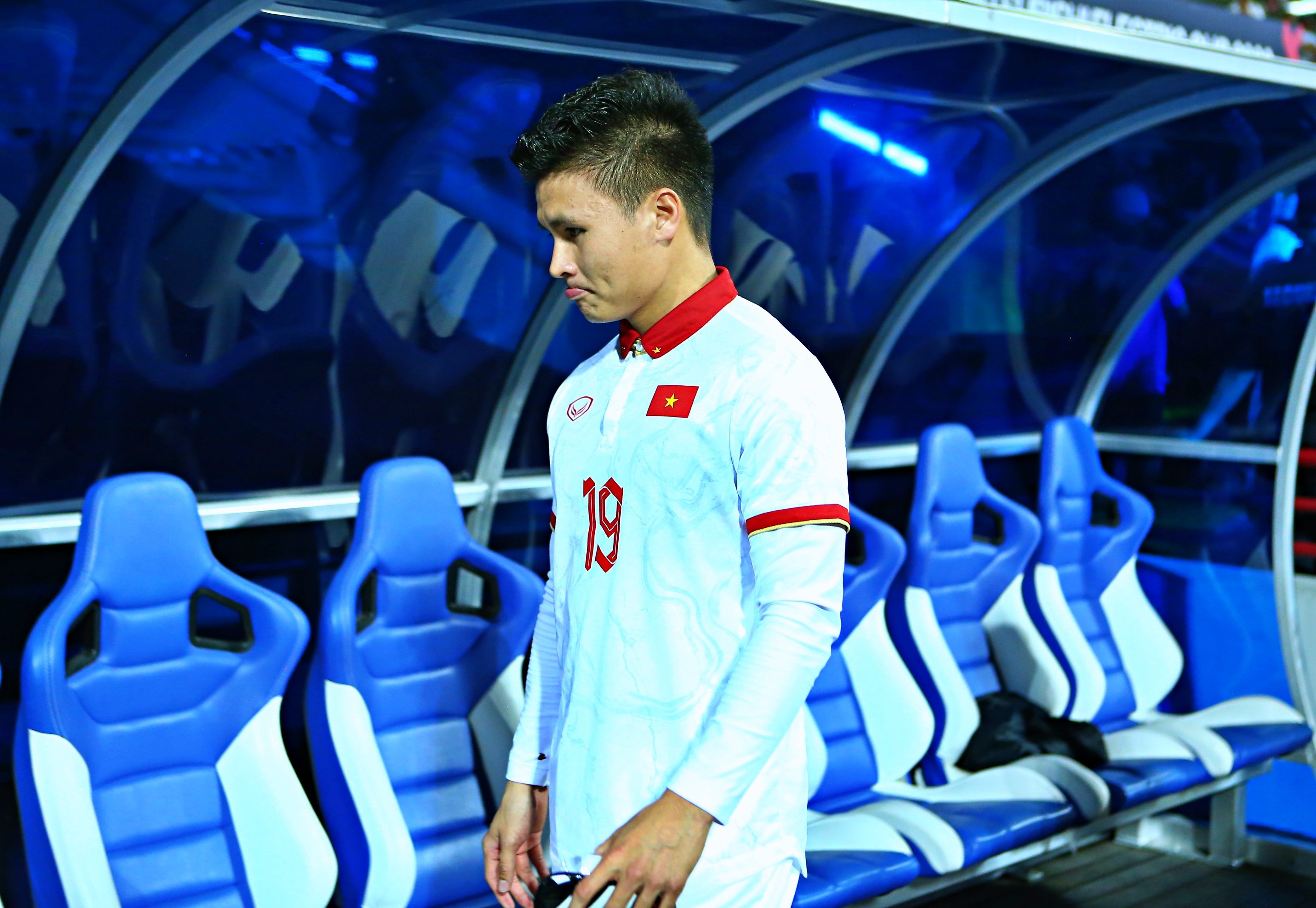 Tuyen Viet Nam lung tung vi thay 8 tru cot hinh anh