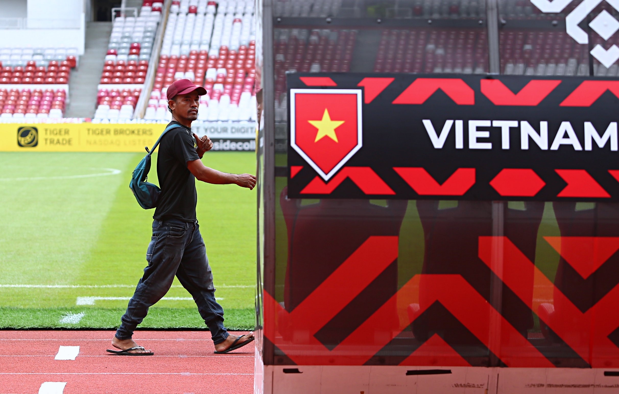 Vach ngan bao ve tuyen Viet Nam o Indonesia hinh anh