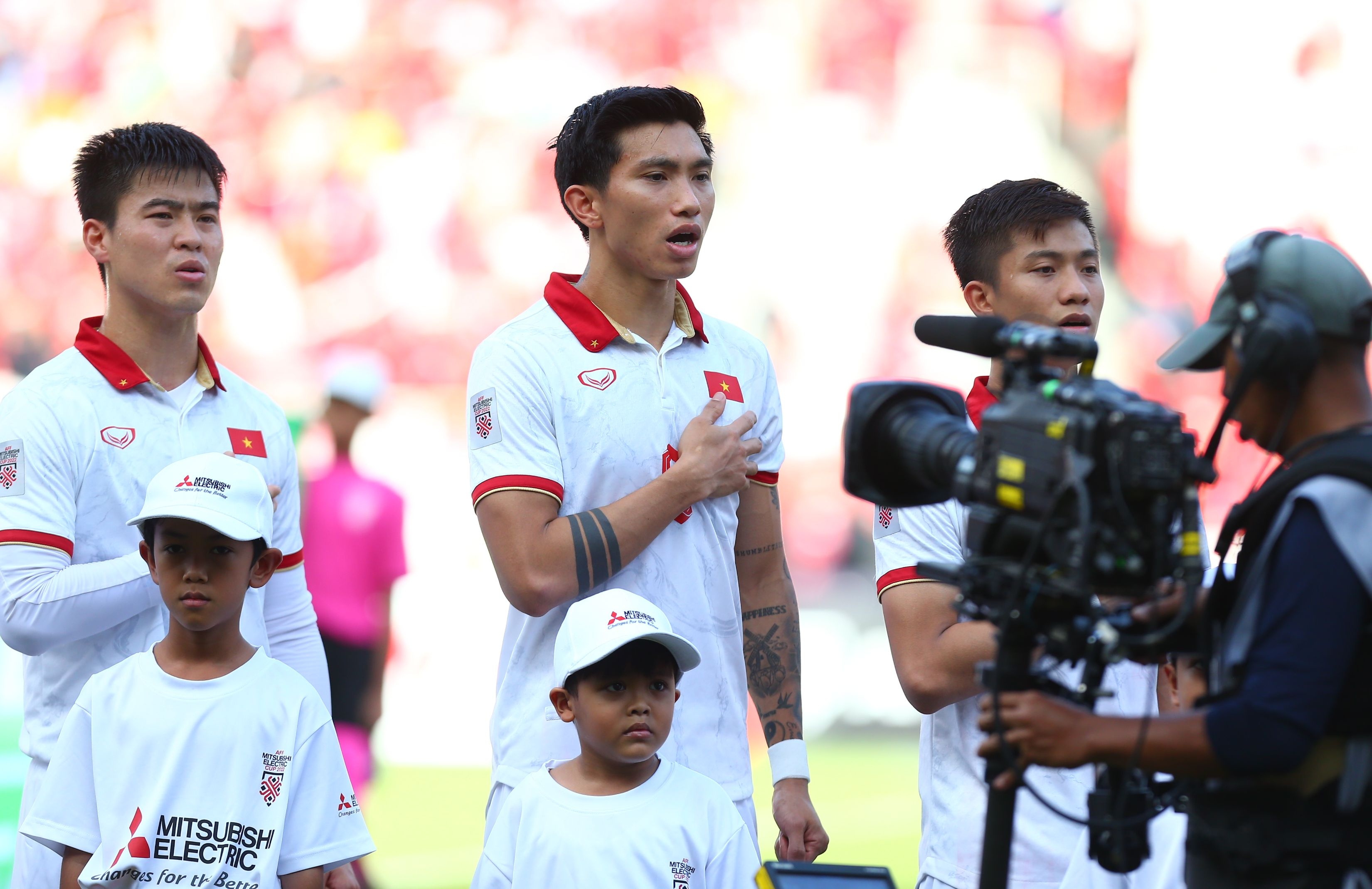 van hau trong tai anh 6