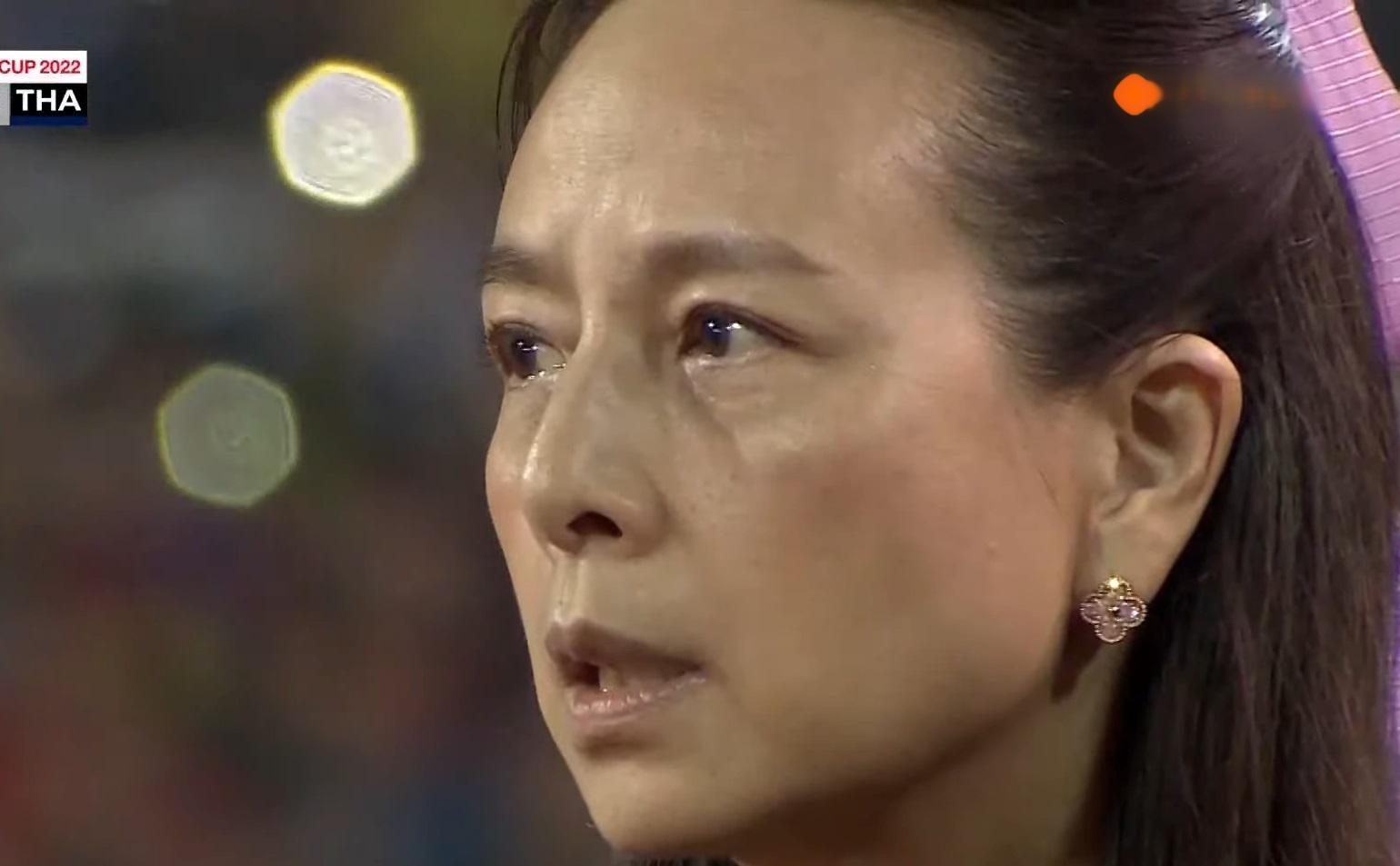 Madam Pang chet lang khi Van Thanh ghi ban hinh anh