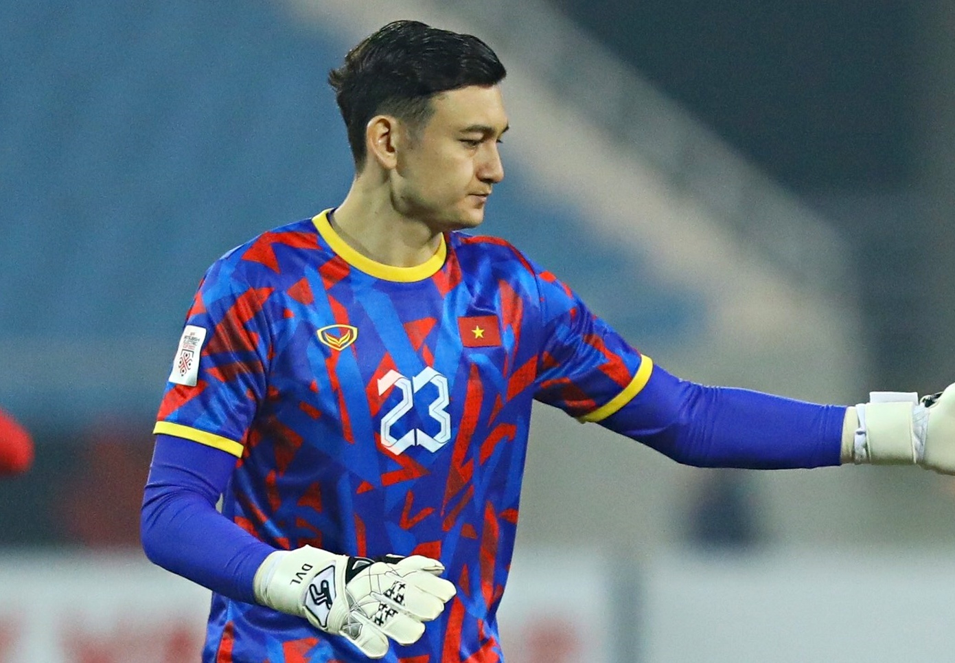 Van Lam doi mau ao moi o chung ket luot ve AFF Cup hinh anh