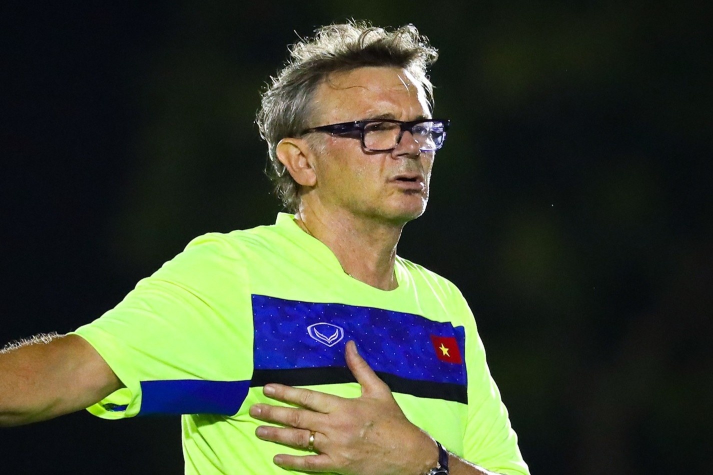 VFF: Luong ong Troussier 4 ty/thang chi la tin don hinh anh