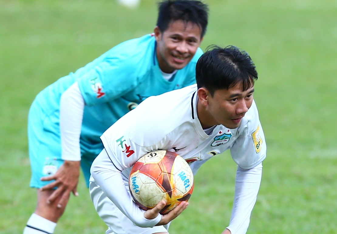 Cho dien mao moi cua HAGL hinh anh