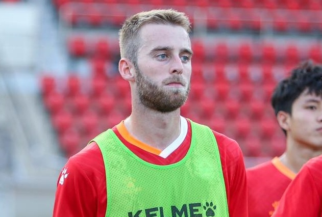 Lee Nguyen gioi thieu tien dao cho CLB TP.HCM hinh anh