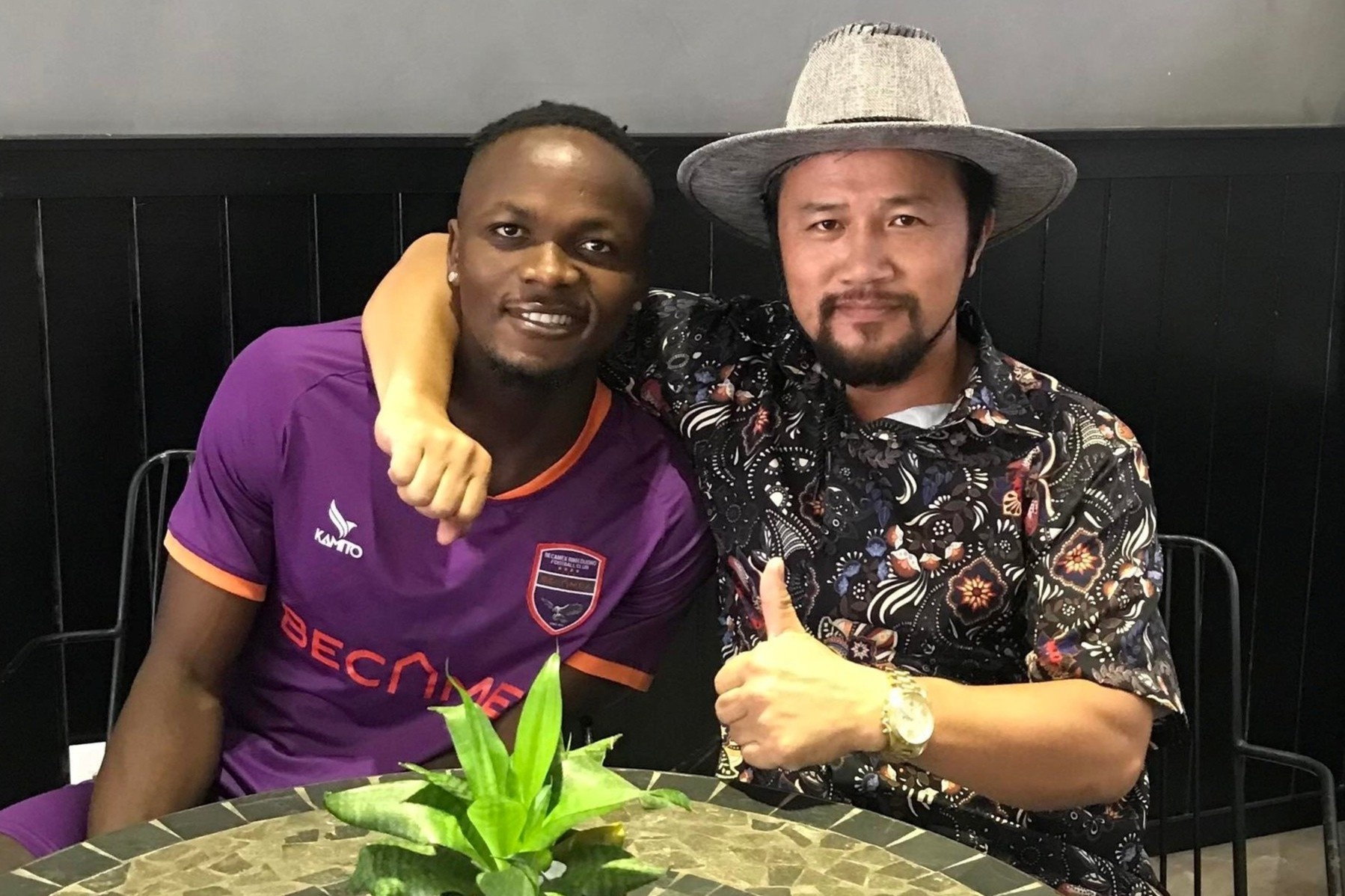 CLB TP.HCM dat cuoc vao ngoai binh Mansaray hinh anh