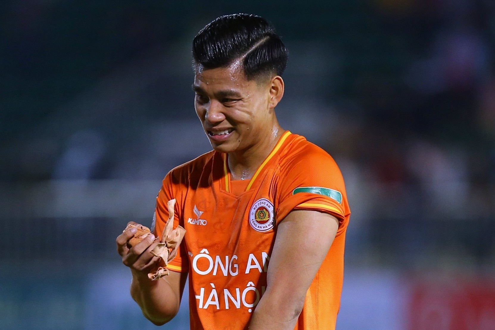 Van Thanh khong an mung ban thang vao luoi HAGL hinh anh