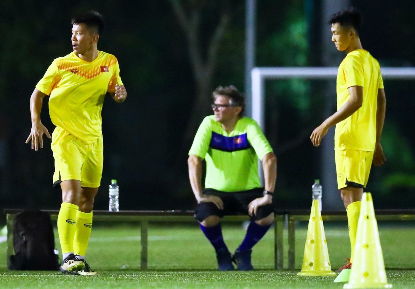 troussier tap nua dem anh 1