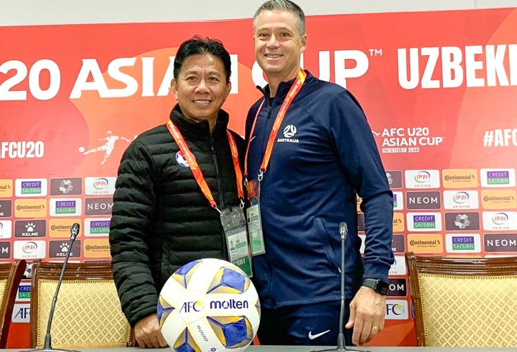 Tap tren san xau, U20 Viet Nam san sang dau Australia hinh anh