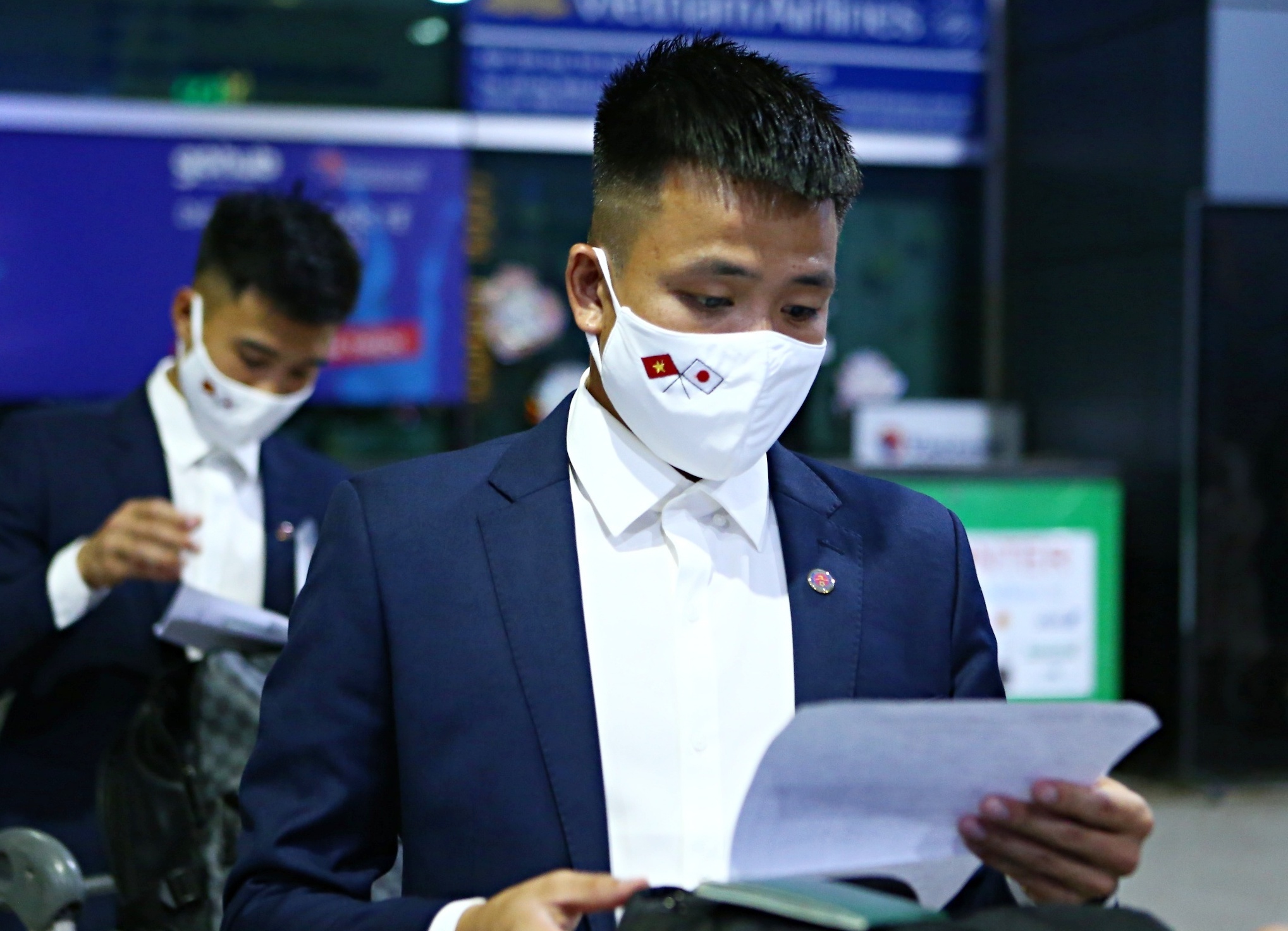 5 cau thu Viet Nam ket ho so o Nhat Ban hinh anh