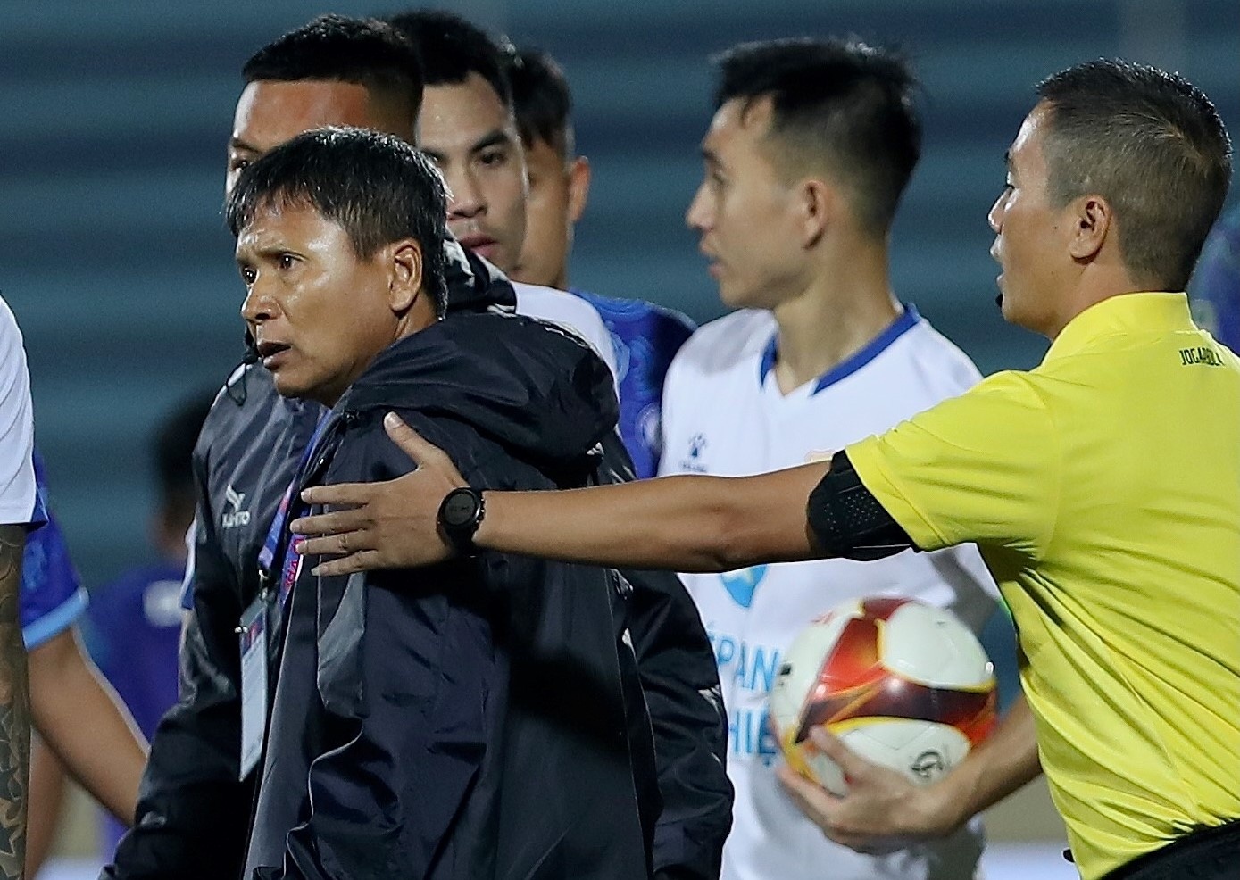 Tranh cai ve nhan dinh cua Ban trong tai VFF hinh anh