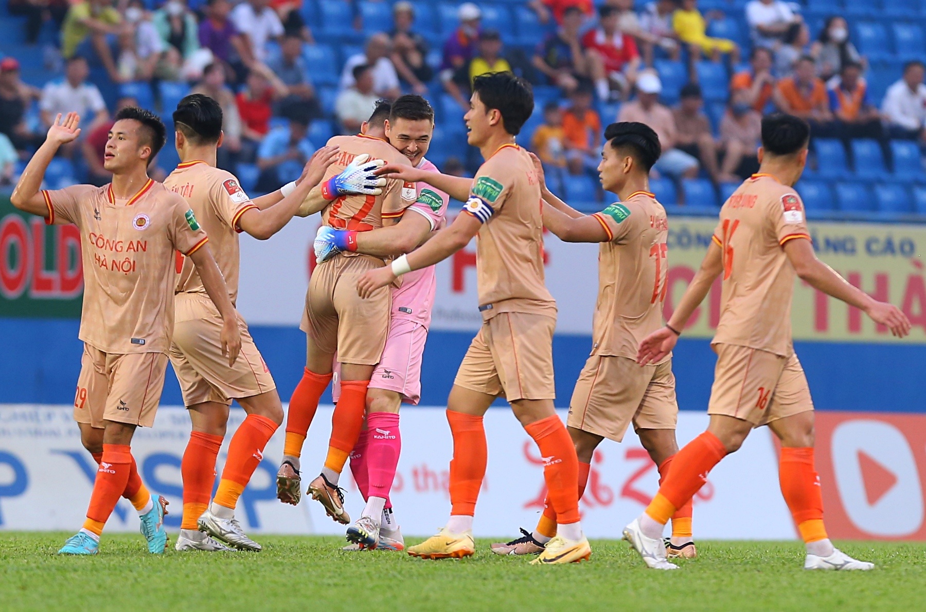 quang hai tien linh anh 4