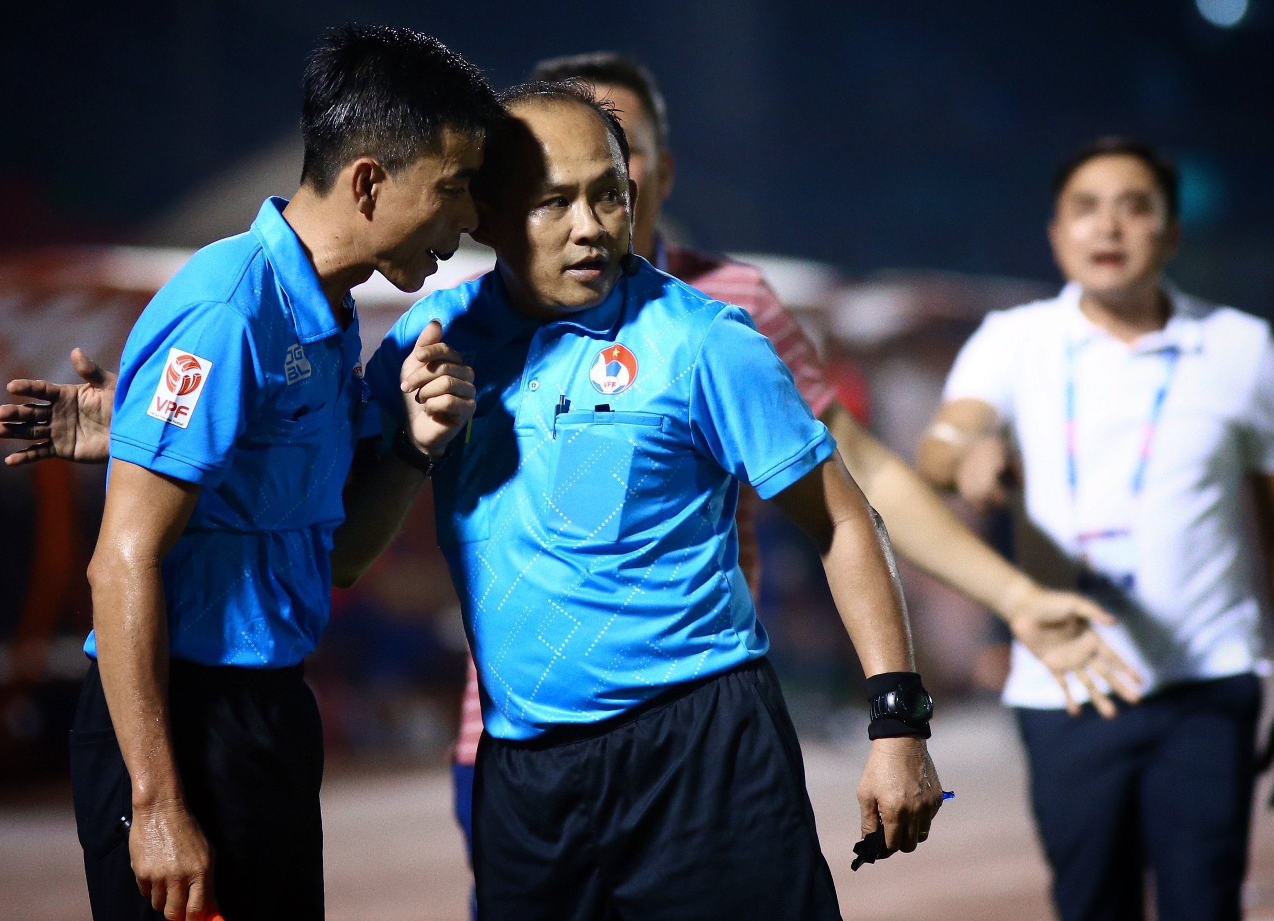 van quyet trong tai anh 1