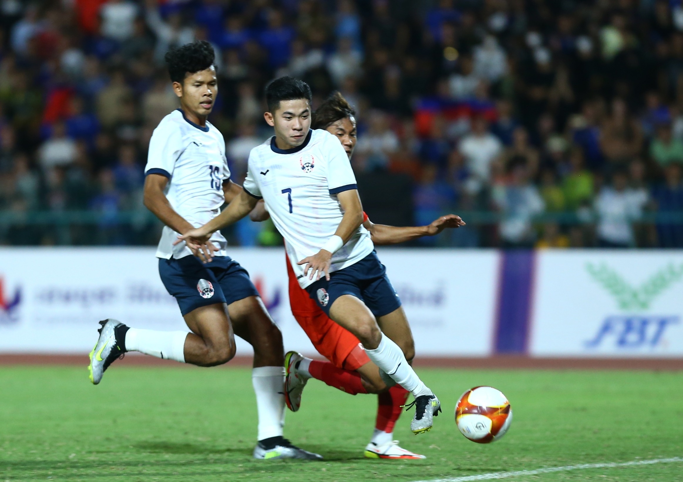 keisuke honda campuchia anh 4