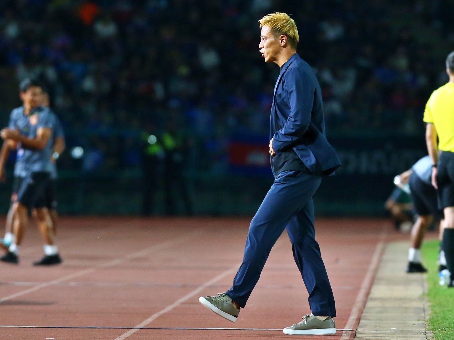 keisuke honda campuchia anh 3