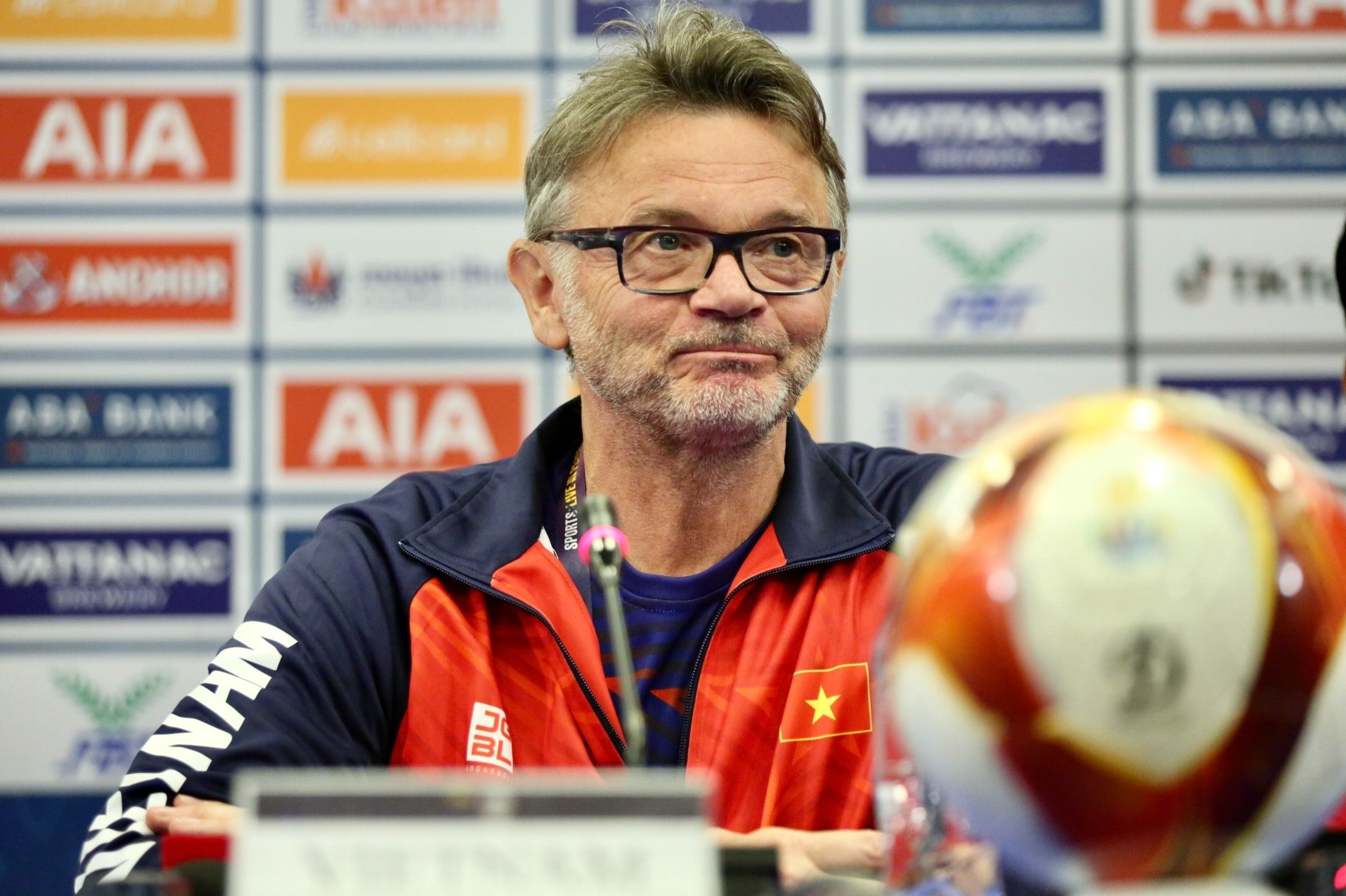 HLV Troussier: Nhung ban thua voi U22 Viet Nam that ngo ngan hinh anh