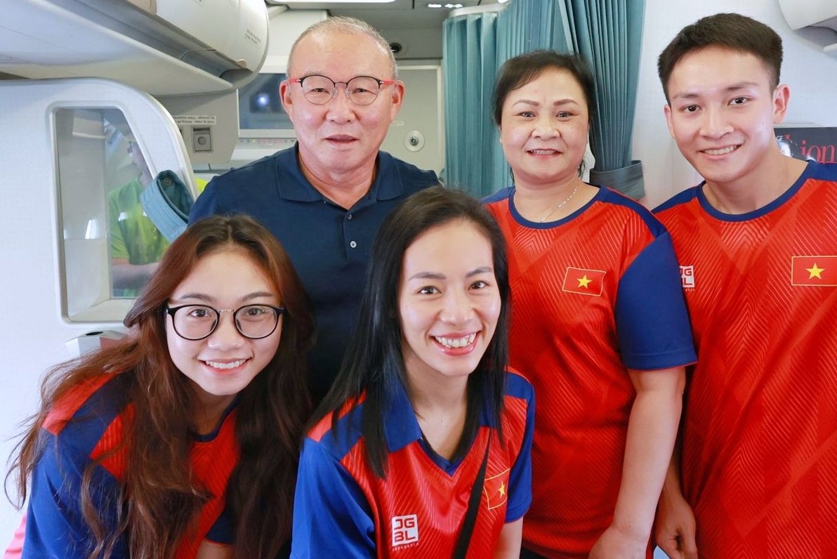 Ong Park sang Campuchia co vu U22 Viet Nam dau Thai Lan hinh anh