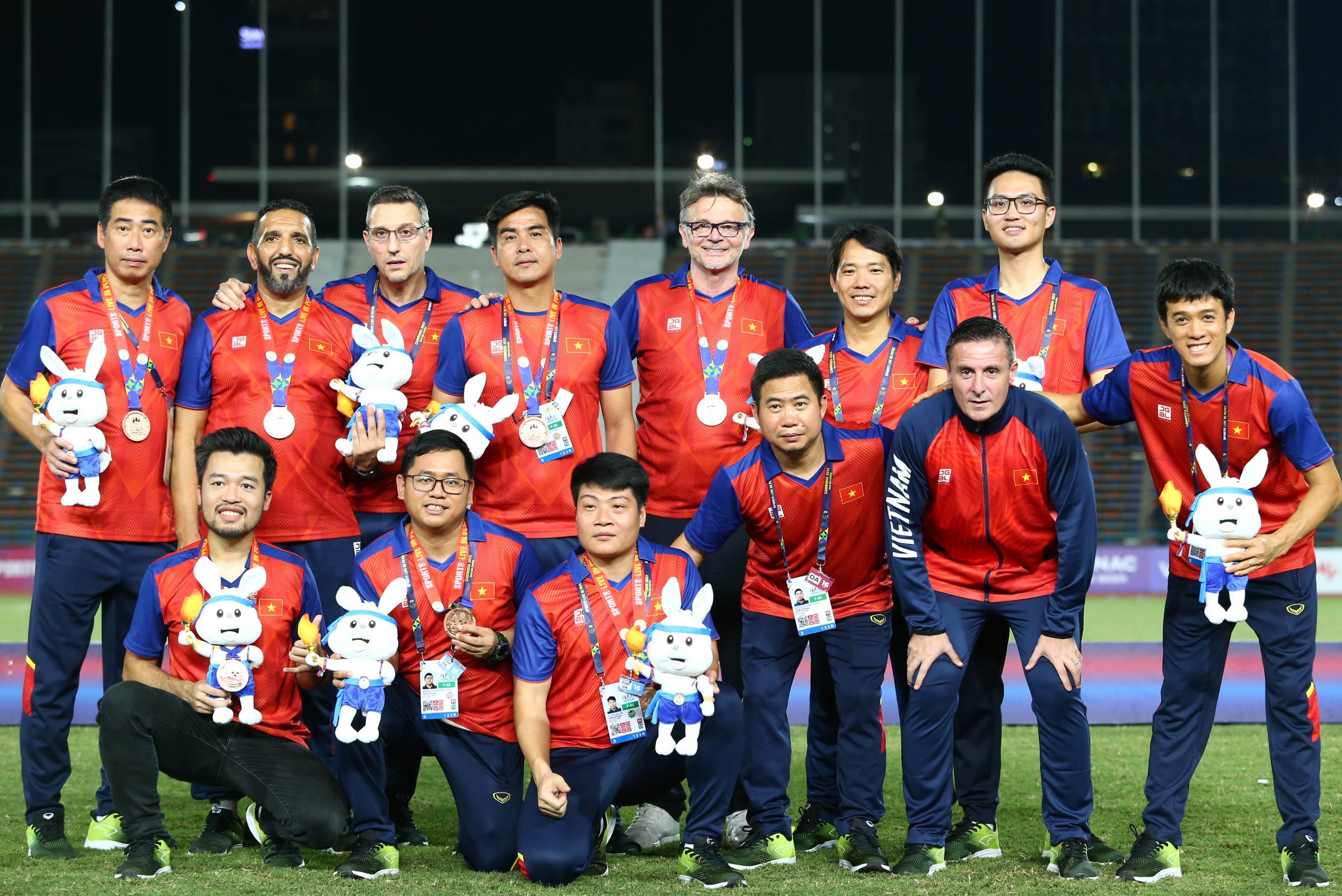 tro ly troussier anh 9