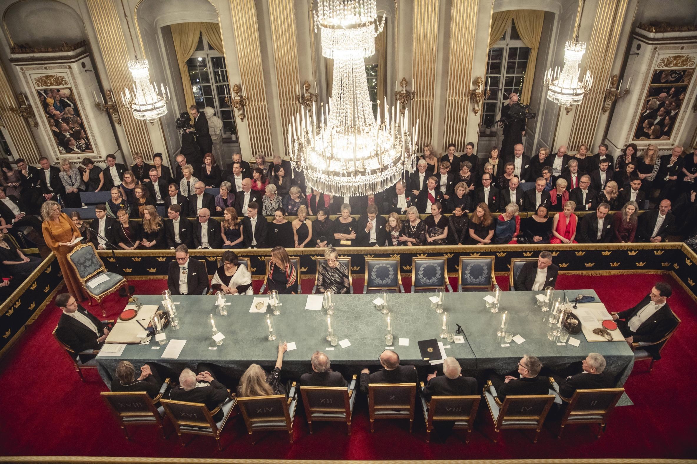 Hoi dong giai Nobel van hoc co du 18 thanh vien anh 1