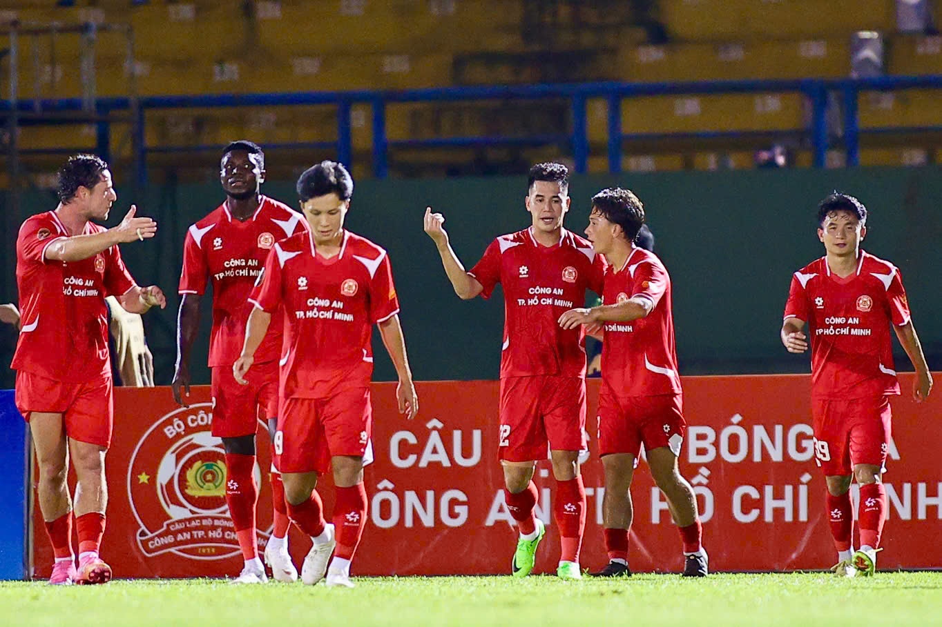 tuyển thủ việt nam, công an thành phố, hà nội fc ảnh 13 tuyển thủ việt nam, công an thành phố, hà nội fc ảnh 13