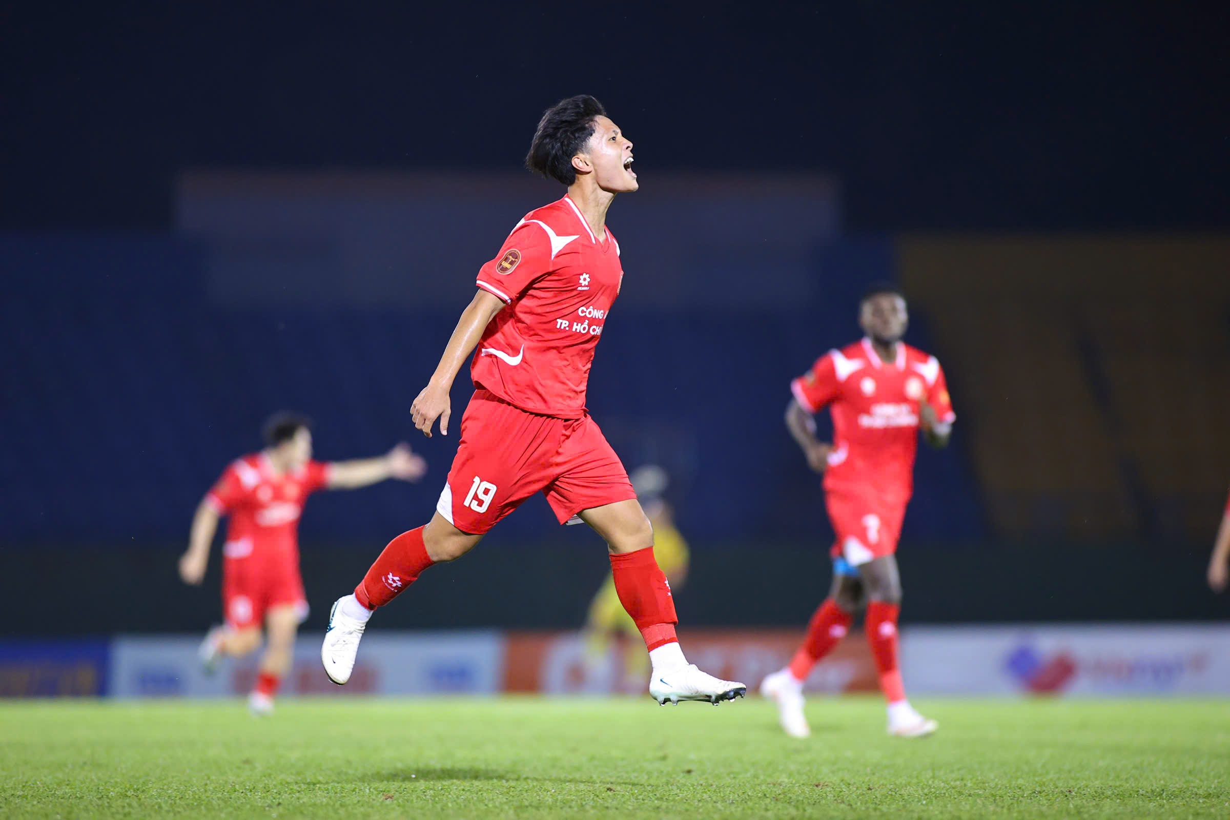 tuyển thủ việt nam,  c&ocirc;ng an th&agrave;nh phố,  h&agrave; nội fc ảnh 14