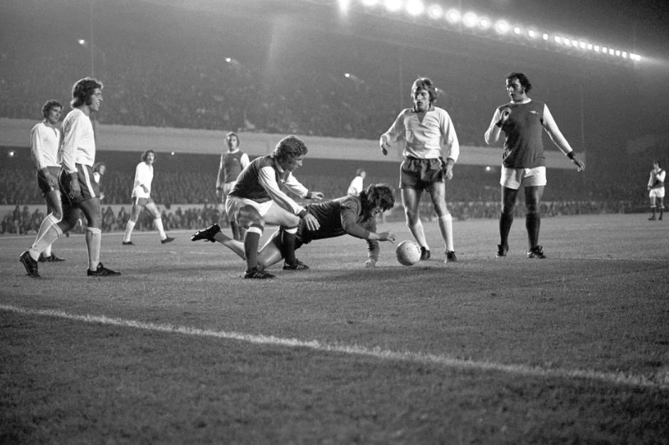 Chủ sở hữu nước ngoài đầu tiên của đội bóng Anh ảnh 3 Chu so huu nuoc ngoai dau tien cua doi bong Anh anh 3