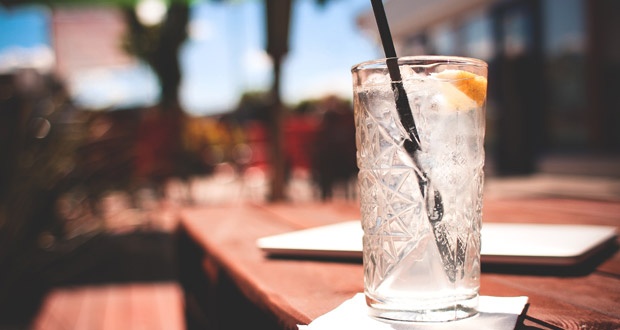 Nha hang My khong su dung ong hut nhua anh 5