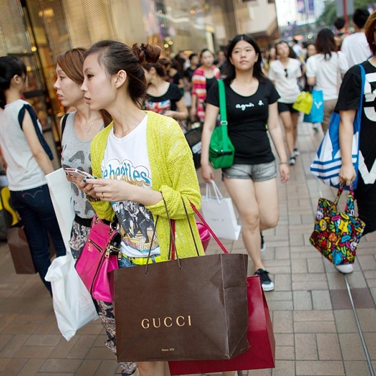 Gioi nha giau Hong Kong tim duong so tan, tranh bieu tinh hinh anh